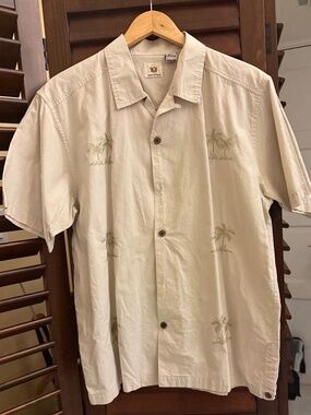 SOL WEAR MEN'S MEDIUM S/S GUAYABERA